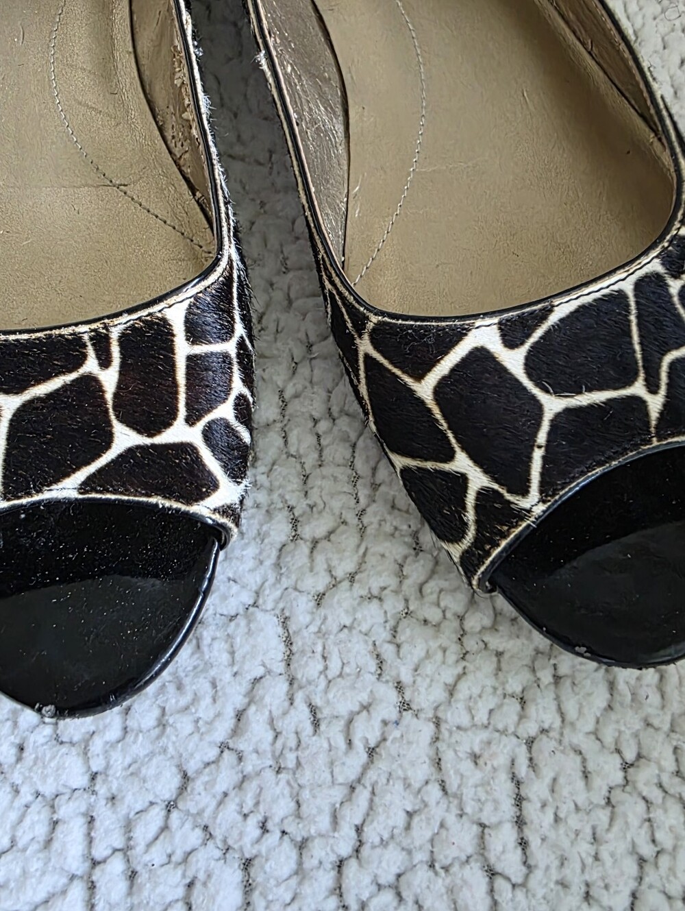 Bandolino Dark Chocolate Brown & Cream Peep-Toe Giraffe Print Flats Size 11 - Picture 3 of 9